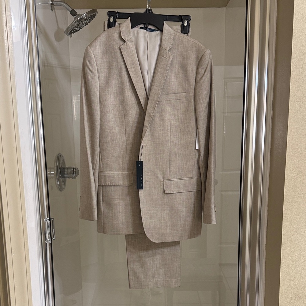 Perry Ellis Light Tan Suit Set